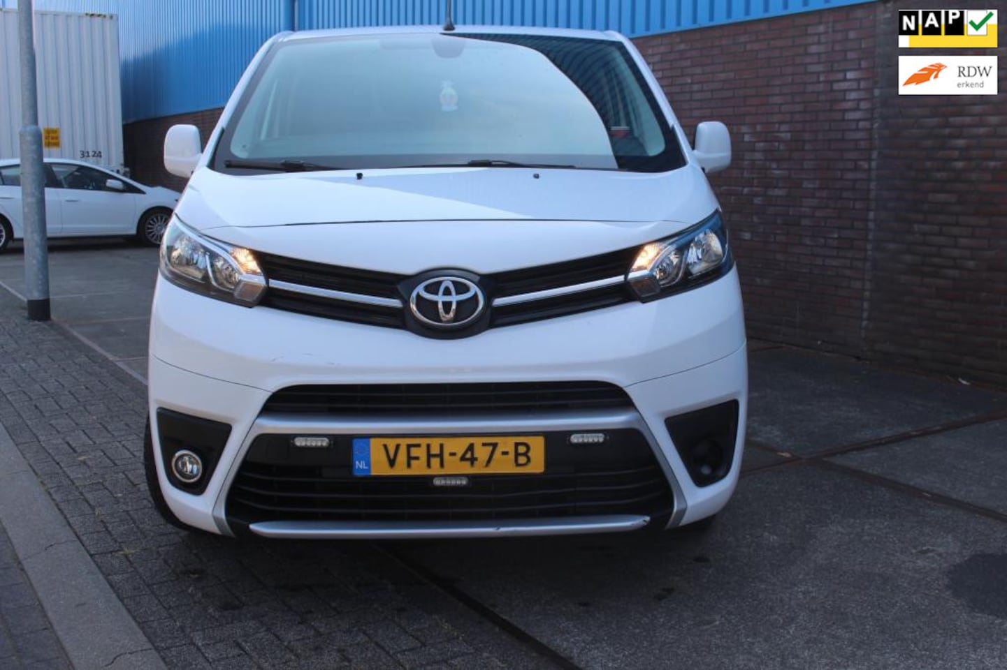Toyota ProAce Worker - 2.0 D-4D Professional 2.0 D-4D Professional - AutoWereld.nl