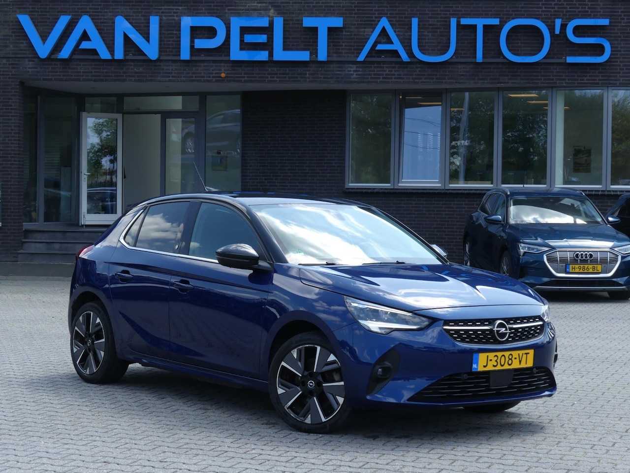 Opel Corsa-e - Elegance 50 kWh Bi-Tone / Carplay / LED - AutoWereld.nl