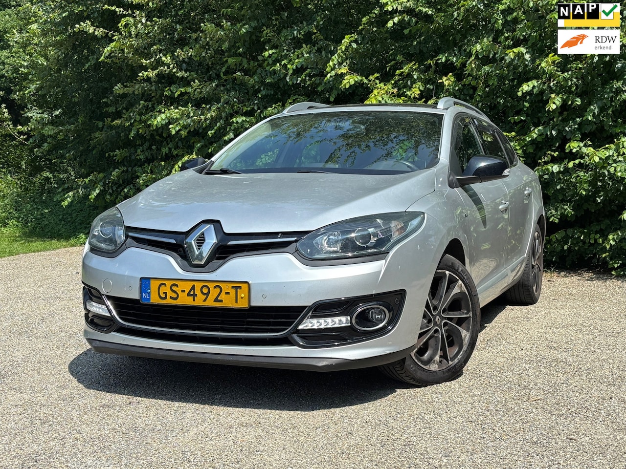Renault Mégane Estate - 1.2 TCe Bose | Pano + Navi + Cruise control | - AutoWereld.nl