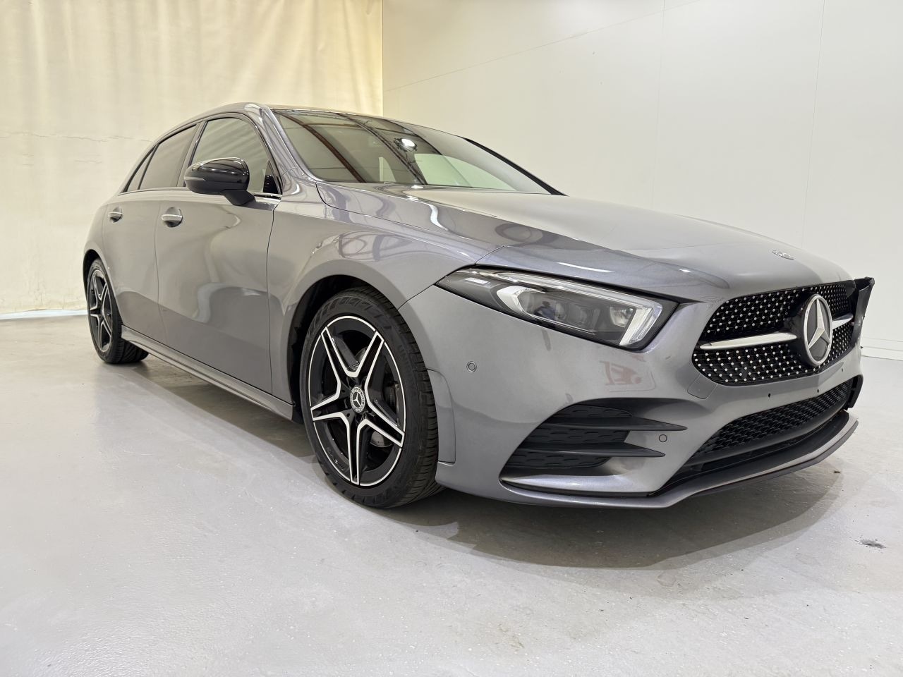 Mercedes-Benz A-klasse - 180d AMG line Night Aut7 - AutoWereld.nl