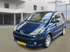 Peugeot 1007 - 1.6-16V Sesam Gentry AUT AIRCO TREKHAAK 2 X SLEUTELS