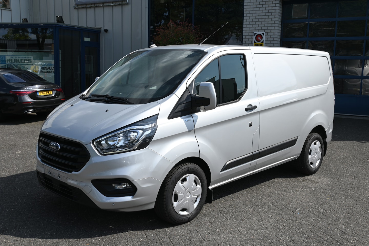 Ford Transit Custom - 300S 2.0 TDCI 130 pk L1 Trend Camera, Cruise control, Dodehoekassist - AutoWereld.nl