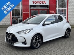 Toyota Yaris - HYBRID 115 FIRST EDITION NIEUW & DIRECT LEVERBAAR NAVI APPLE/ANDROID KEYLESS CLIMA AD-CRUI