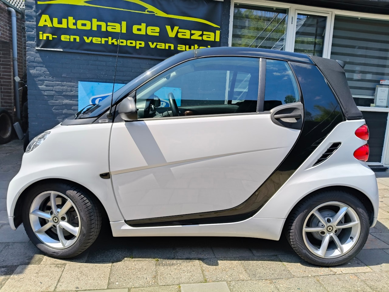 Smart Fortwo cabrio - 1.0 mhd Passion cabrio park camera electr dak - AutoWereld.nl
