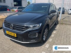 Volkswagen T-Roc - 1.5 TSI Sport | Achteruitrijcamera | Airco (automatisch) | Cruise control adaptief