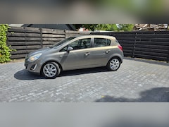 Opel Corsa - 1.4-16V Cosmo stuur- en stoelverwarming