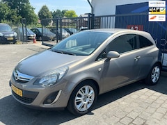 Opel Corsa - 1.2-16V BlitZ / AIRCO / CRUISE CONTROL / STUUR-STOELVERWARMING / TREKHAAK