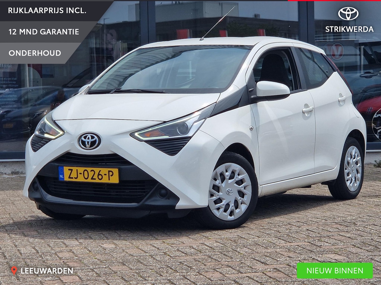 Toyota Aygo - 1.0 VVT-i x-play Met Navigatie Bluetooth en camera - AutoWereld.nl