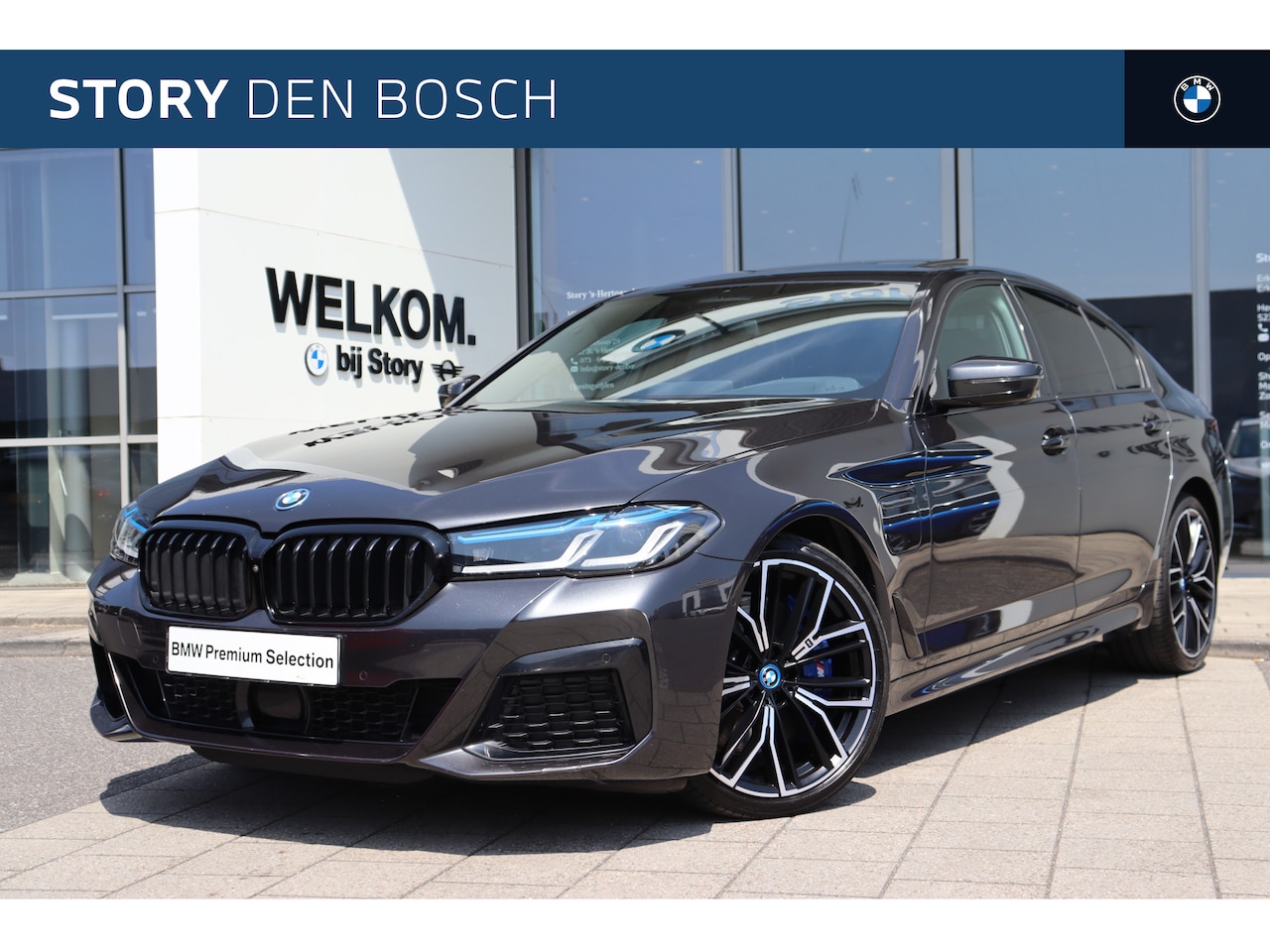 BMW 5-serie - 545e xDrive High Executive M Sport Automaat / Schuif-kanteldak / Laserlight / Stoelventila - AutoWereld.nl