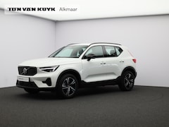 Volvo XC40 - 2.0 B4 Plus Dark / Trekhaak / Elektr. bed. stoelen / Harman Kardon / Stoel+stuur+voorruitv