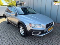 Volvo XC70 - 2.4 D5 Kinetic 4WD//CLIMATE//CRUISE//TREKHAAK//AUTOMAAT