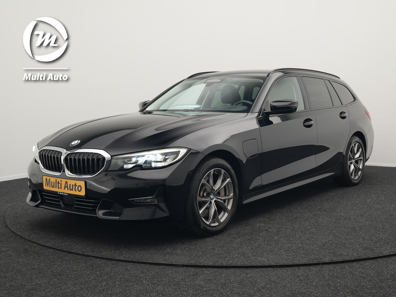 BMW 3-serie Touring - 330e Sportline Plug In Hybrid 293pk PHEV | Trekhaak af Fabriek | Adaptive Cruise | Head Up - AutoWereld.nl