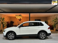 Volkswagen Tiguan - 1.5 TSI ACT IQ DRIVE DSG Garantie Camera CarPlay Blindspot Keyless LED Adoptieve Cruise La