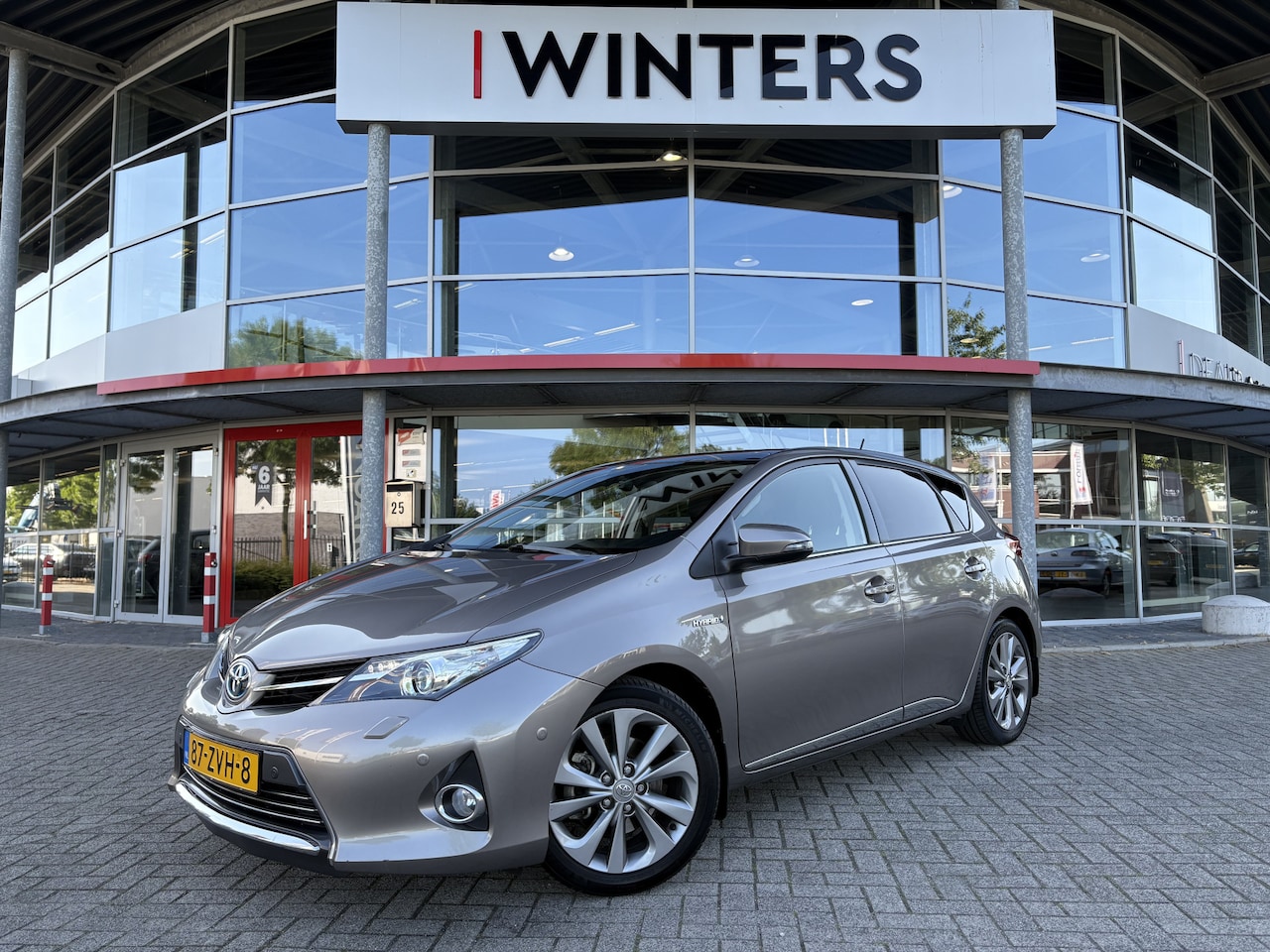 Toyota Auris - 1.8 Hybrid Lease Pro | Panorama dak | Stoelverwarming | Navigatie | Climate Control - AutoWereld.nl