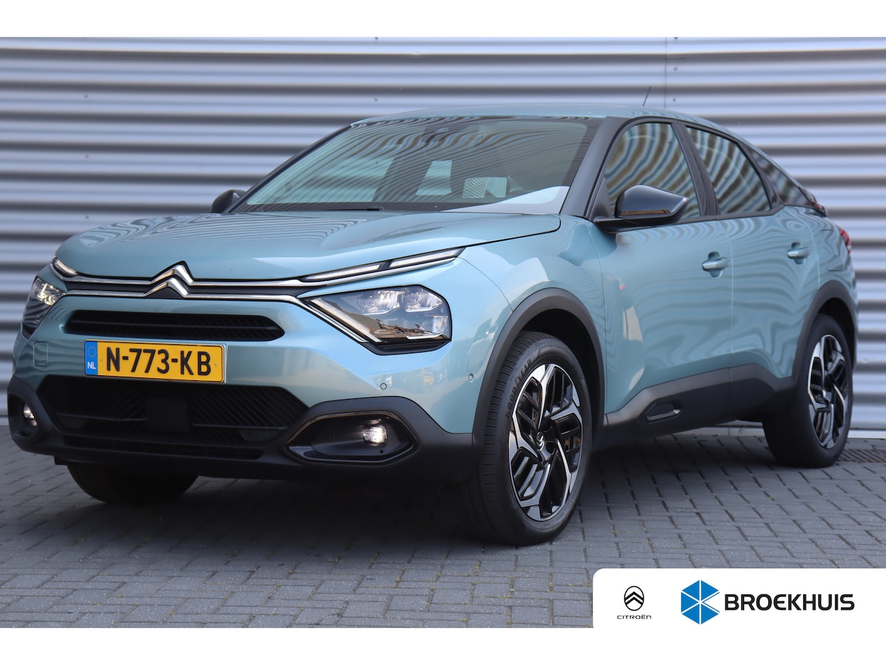 Citroën C4 - CITROËN 1.2 PURETECH 130PK SHINE AUTOMAAT / NAVI / LEDER / CLIMA / FULL-LED / PDC / 18" LM - AutoWereld.nl