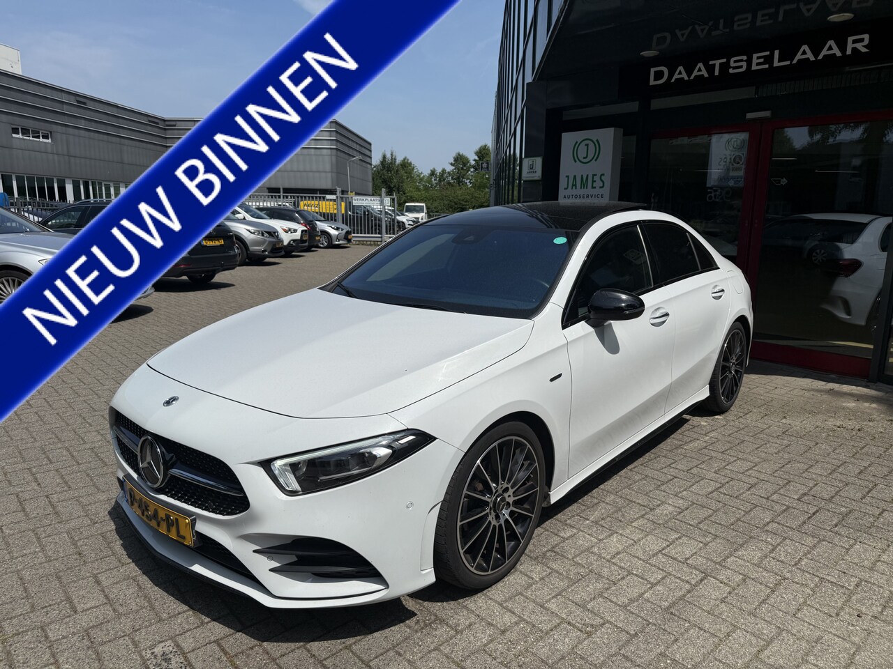 Mercedes-Benz A-klasse - 200 Business Solution AMG / Panoramadak / Camera / Sfeerverlichting - AutoWereld.nl