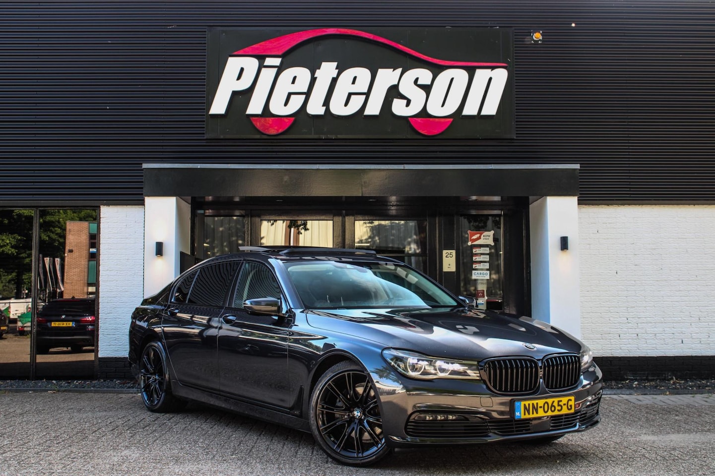 BMW 7-serie - 740Ld xDrive PANO LASER MASSAGE ALLE OPTIES! - AutoWereld.nl