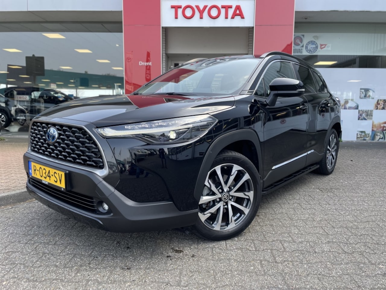 Toyota Corolla Cross - 2.0 Hybrid 200 Style | NL Auto | Treeplanken | Half Leder | El. - AutoWereld.nl