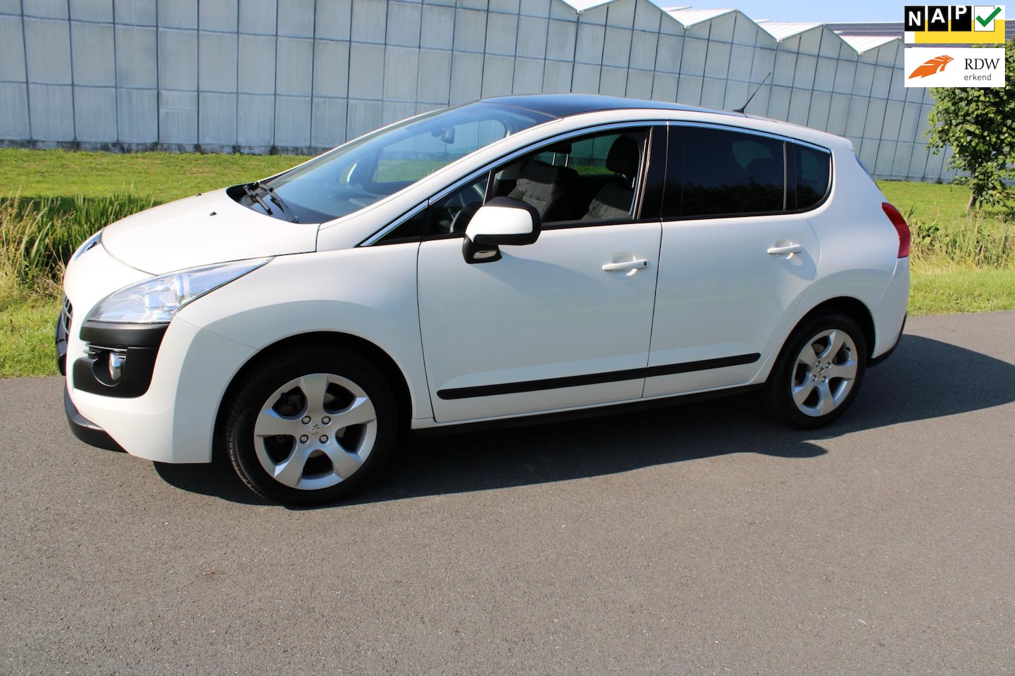 Peugeot 3008 - 1.6 VTi ST met Navigatie 1e Eigenaar - AutoWereld.nl