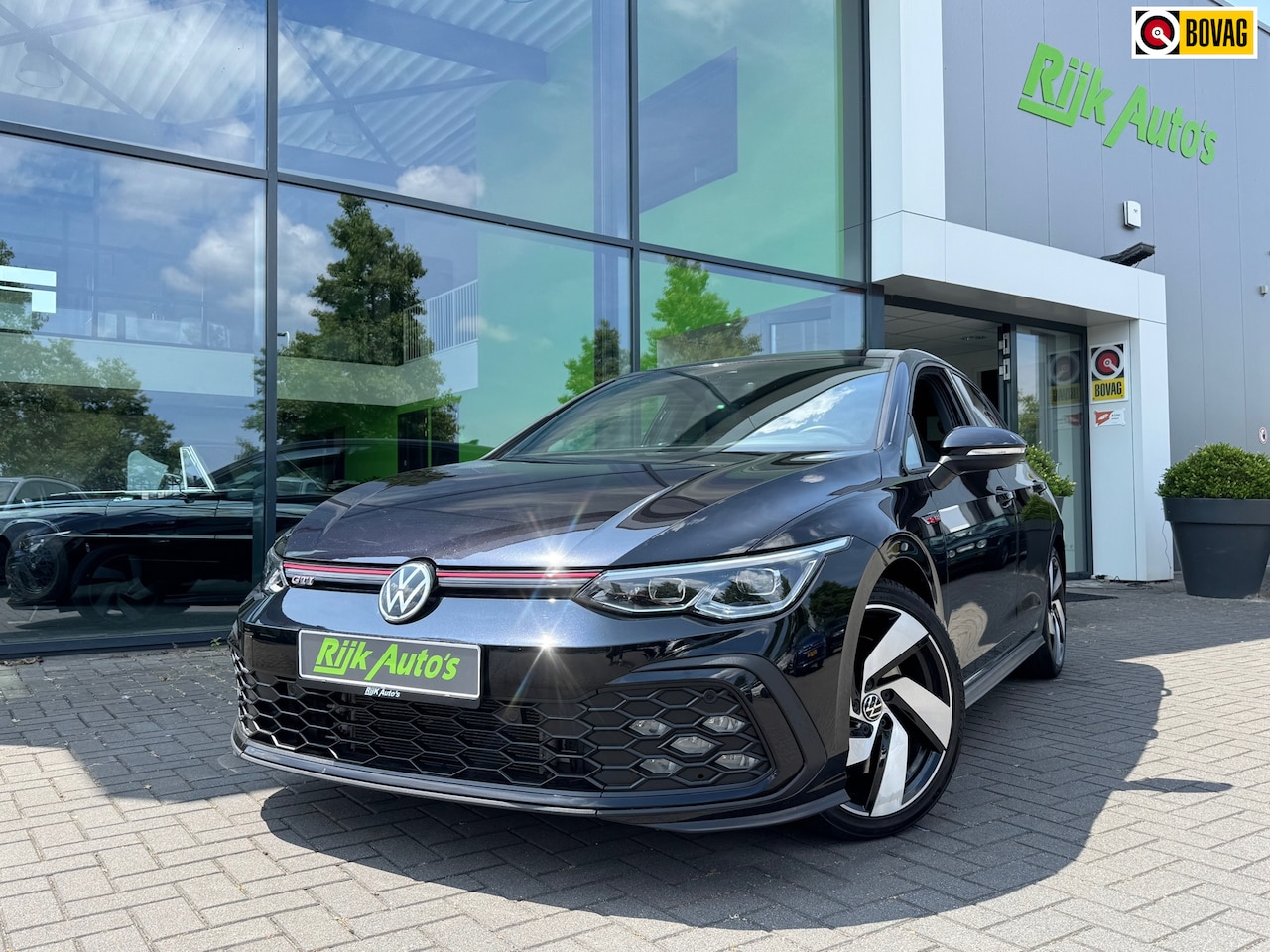 Volkswagen Golf - 2.0 TSI GTI * Camera * Stoel + Stuur Verwarming * Carplay - AutoWereld.nl