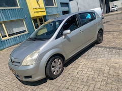 Toyota Corolla Verso - 1.6 VVT-i Terra 7p.
