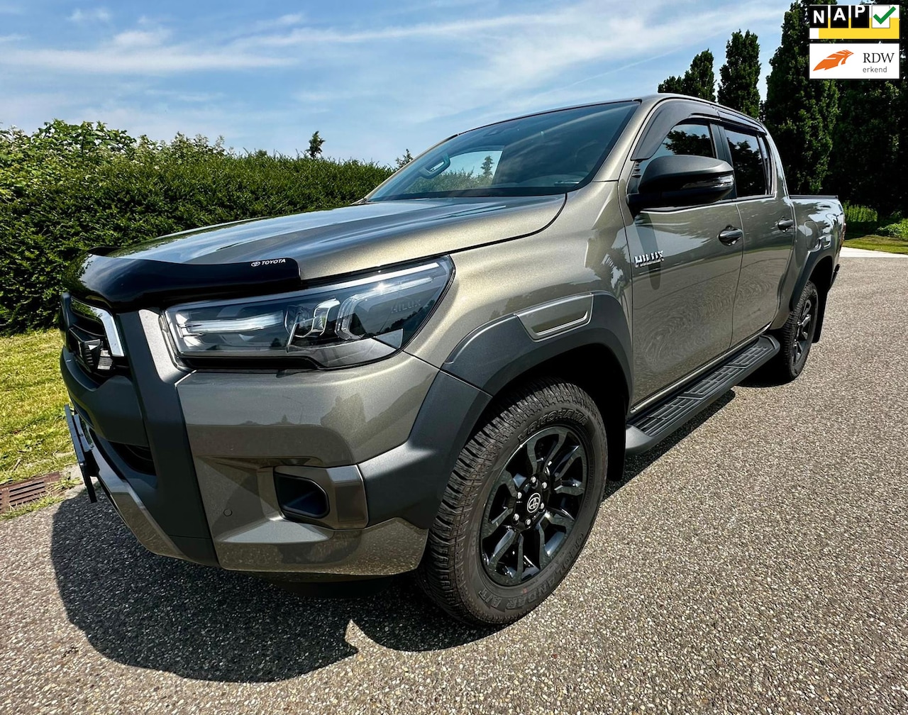 Toyota HiLux - 2.8 D-4D Double Cab Invincible 2.8 D-4D Double Cab Invincible, Full options, 1e Eigenaar. - AutoWereld.nl
