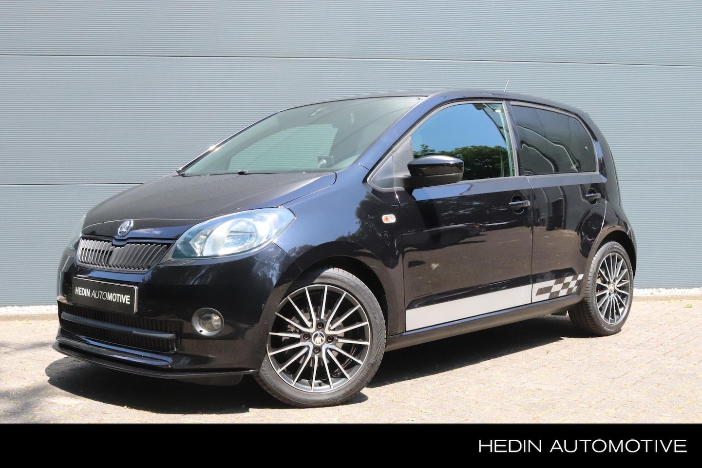 Skoda Citigo - 1.0 Greentech Monte Carlo | Navigatie | Stoelverwarming | Airco | Parkeersensoren achter - AutoWereld.nl