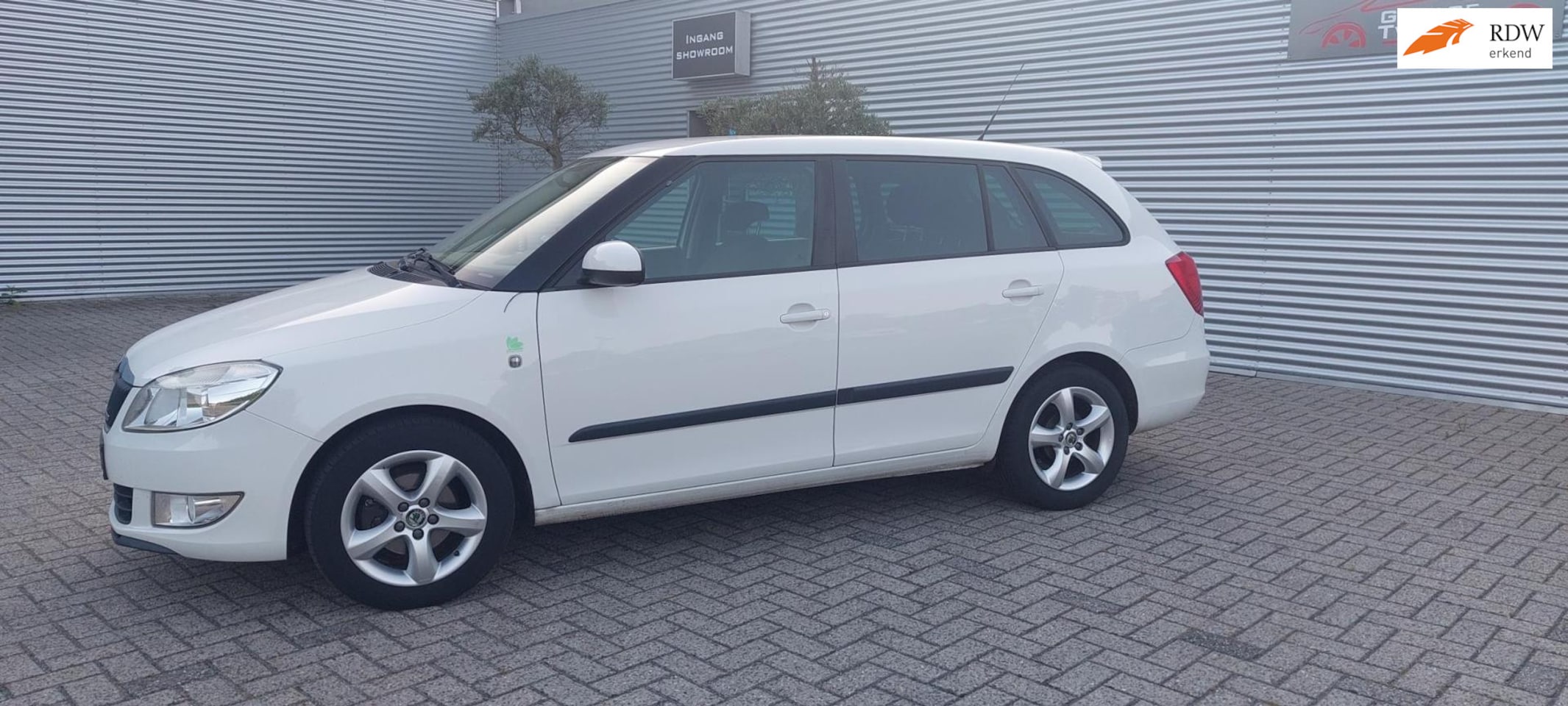 Skoda Fabia Combi - 1.2 TDI Greenline pdc achter, automatische airco, licht metalen velgen, - AutoWereld.nl