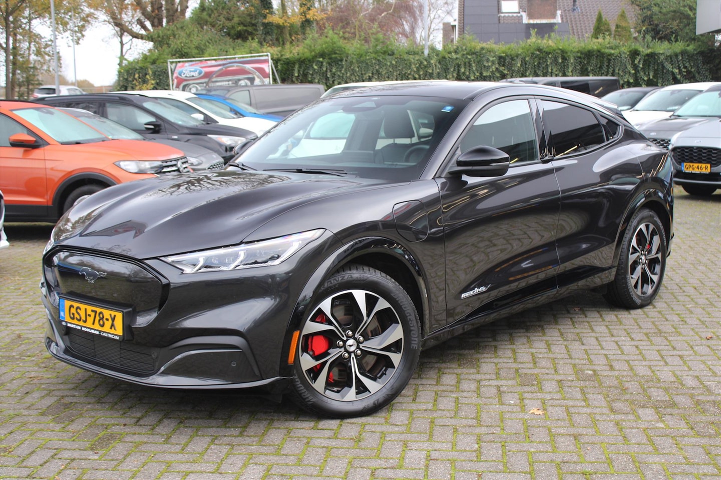 Ford Mustang Mach-E - AWD (All Wheel Drive) Premium 98kWh Extended Range automaat SUV 351pk/258kw - AutoWereld.nl