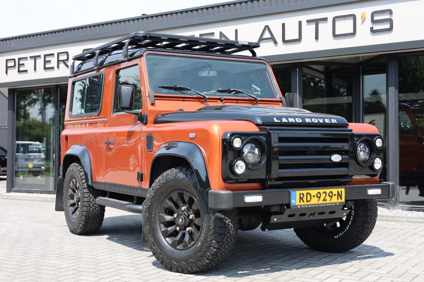 Land Rover Defender 90 - TD4 SW Fire Edition 4-Persoons | Leder| Sawtooth | Roofrack | - AutoWereld.nl