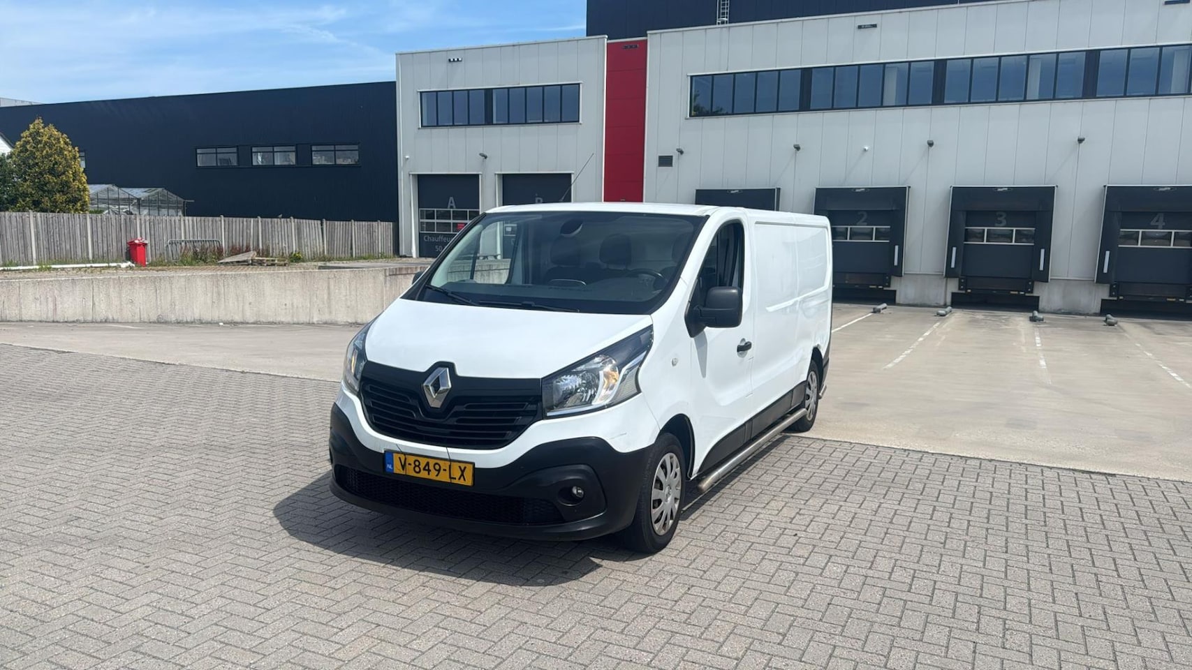 Renault Trafic - 1.6 dCi T29 L2H1 Comfort LANG AIRCO 220.000 NAP WIT EURO 6 2018 - AutoWereld.nl