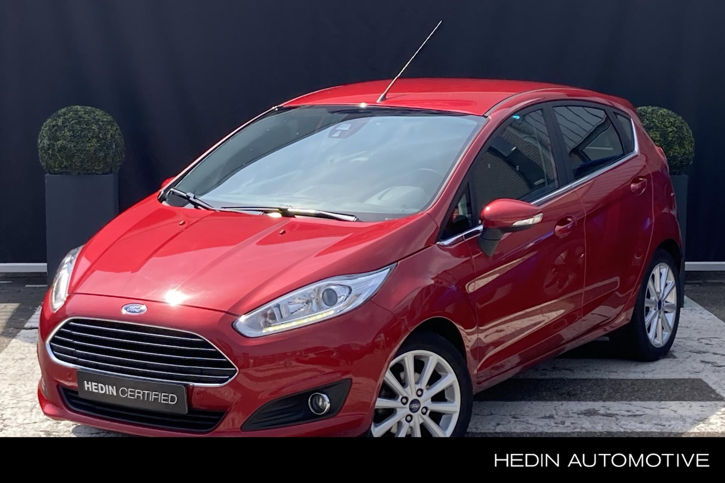 Ford Fiesta - 1.0 EcoBoost Titanium | Navigatie | Verwarmbare voorruit - AutoWereld.nl