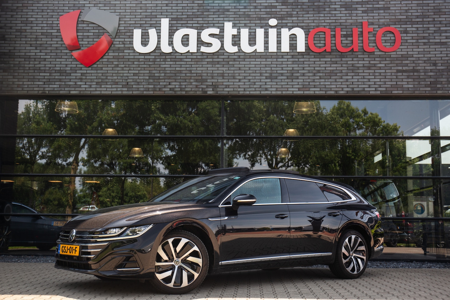 Volkswagen Arteon Shooting Brake - 1.4 TSI eHybrid R-Line Business 1.4 TSI eHybrid R-Line Business+ , Pano dak, Adap. cruise, Trekhaak, - AutoWereld.nl
