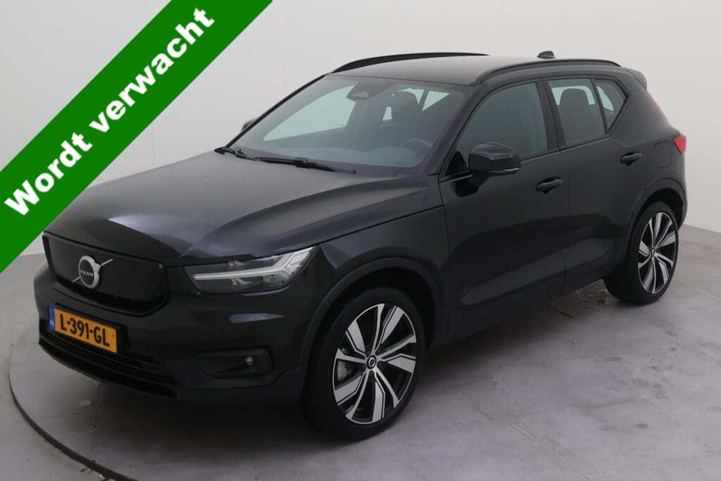 Volvo XC40 - Recharge P8 AWD R-Design NL AUTO | TREKHAAK | CARPLAY | - AutoWereld.nl