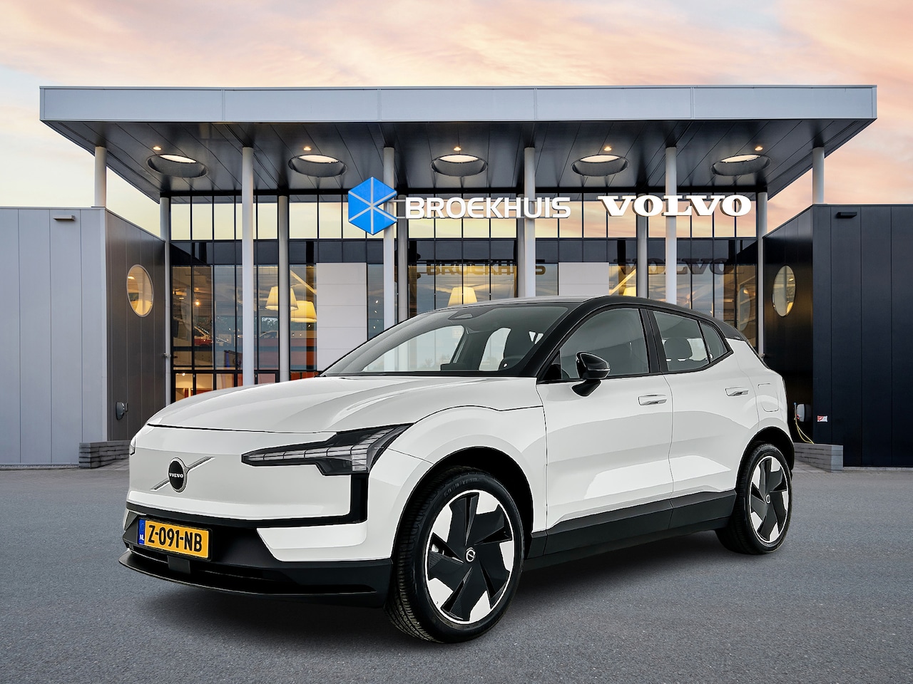 Volvo EX30 - Single Motor Extended Range Plus 69 kWh | stoel/stuurverwarming | Harman Kardon | Parkeerc - AutoWereld.nl