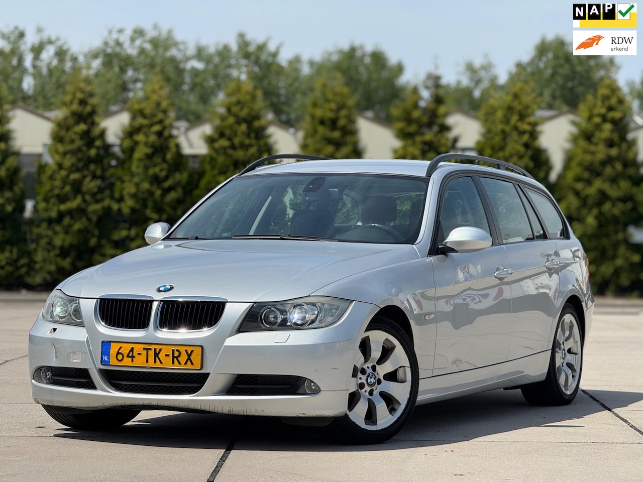 BMW 3-serie Touring - 320i High Executive | Xenon | Climate Control | 17 inch | Parkeersensoren - AutoWereld.nl
