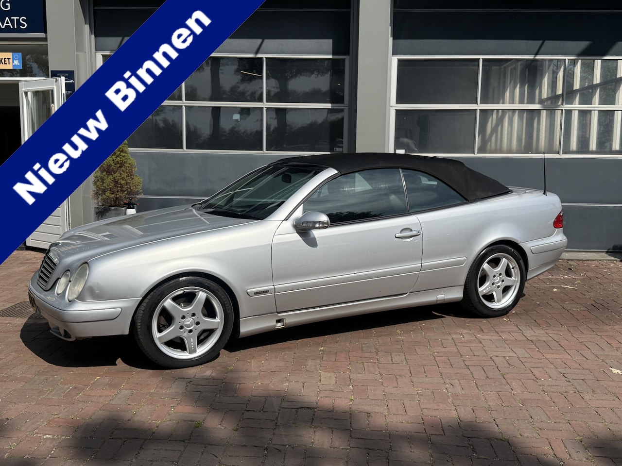 Mercedes-Benz CLK-klasse Cabrio - 200 K. Elegance Automaat bj 2002 yongtimer leuk beginners auto - AutoWereld.nl