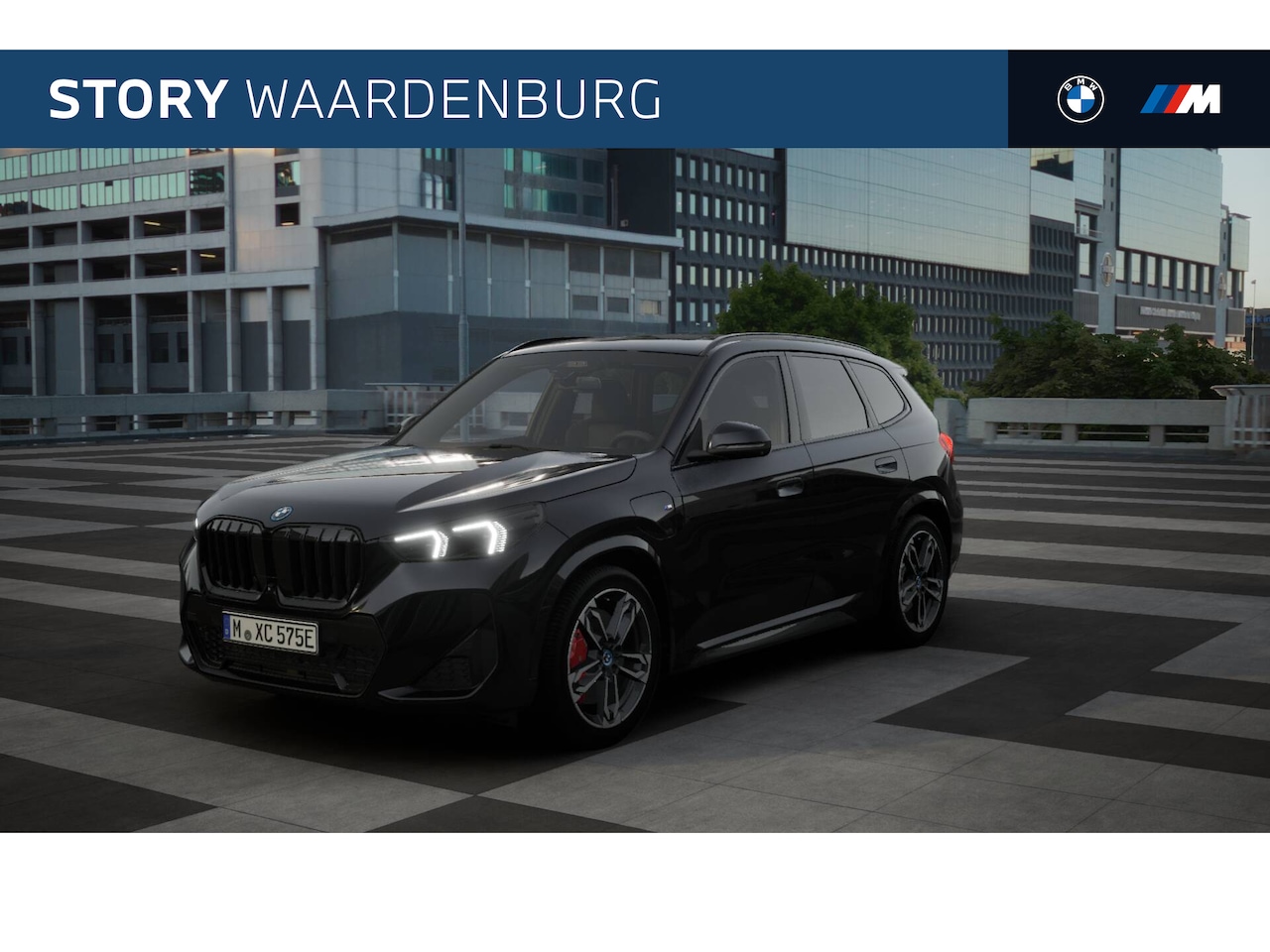 BMW X1 - xDrive25e M Sport Automaat / Panoramadak / Trekhaak / Sportstoelen / Achteruitrijcamera / - AutoWereld.nl