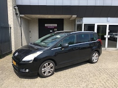 Peugeot 5008 - 2.0 HDiF Blue Lease Executive 7 SEATS / EURO-5 EMISSIE / CLIMA / PANO / HUD / NAVI