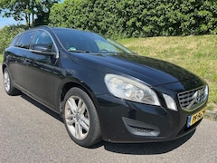 Volvo V60 - 1.6 D2 Summum - Nette auto - Automaat - Navi - zitjes achterin