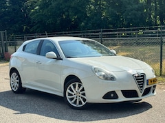 Alfa Romeo Giulietta - 1.4 T Distinctive /Airco/LM-Velgen/