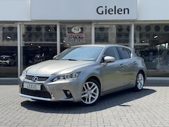 Lexus CT 200h - Executive | Leer, Trekhaak, 17 inch, Navigatie, Parkeersensoren, Camera, Licht + Regensens