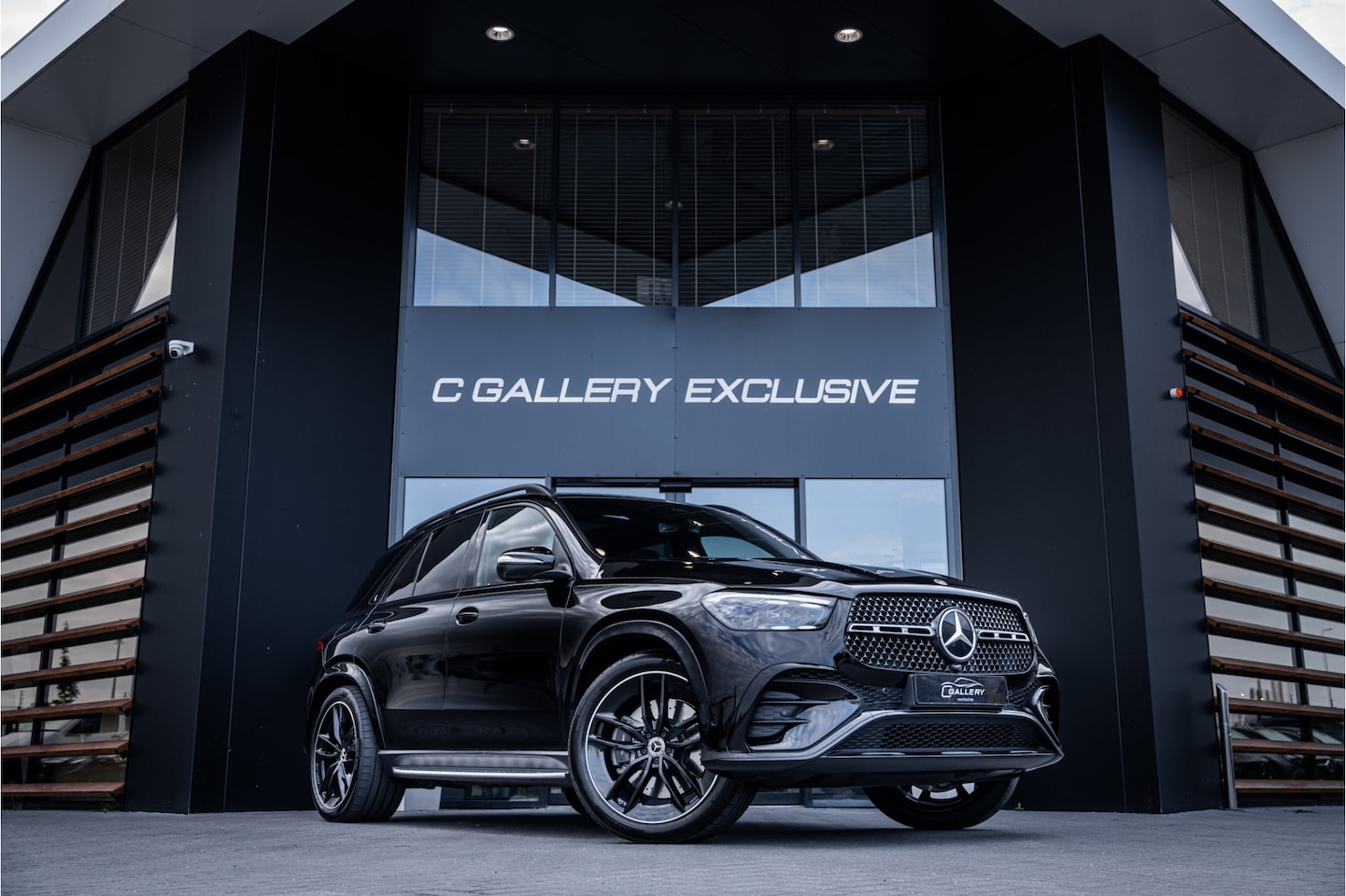 Mercedes-Benz GLE-Klasse - GLE 400 e 4MATIC AMG Line - Panorama | Burmester | Luchtvering | Elek. Trekhaak | 360 Came - AutoWereld.nl