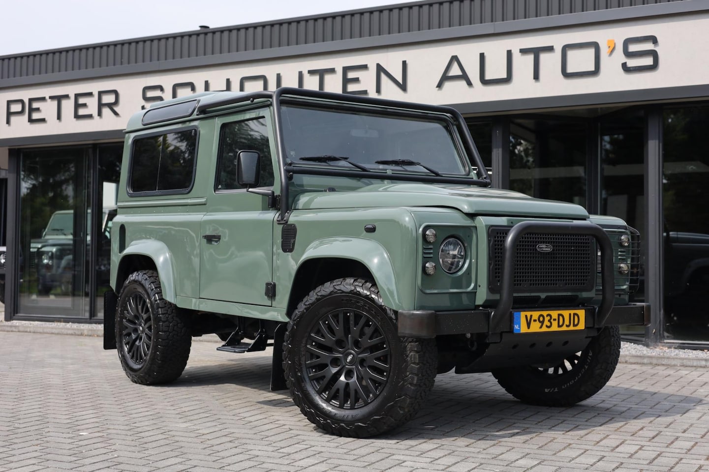 Land Rover Defender 90 - TD4 SE Comm. | Airco | Leder | Kahn | LED | - AutoWereld.nl
