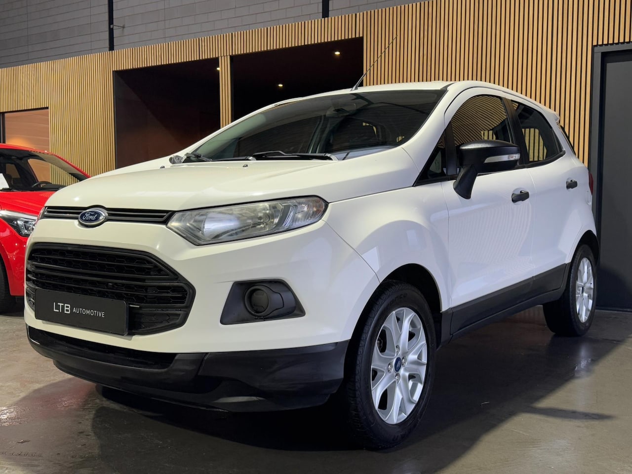 Ford EcoSport - 1.5 Ti-VCT Titanium Automaat | Airco | APK - AutoWereld.nl