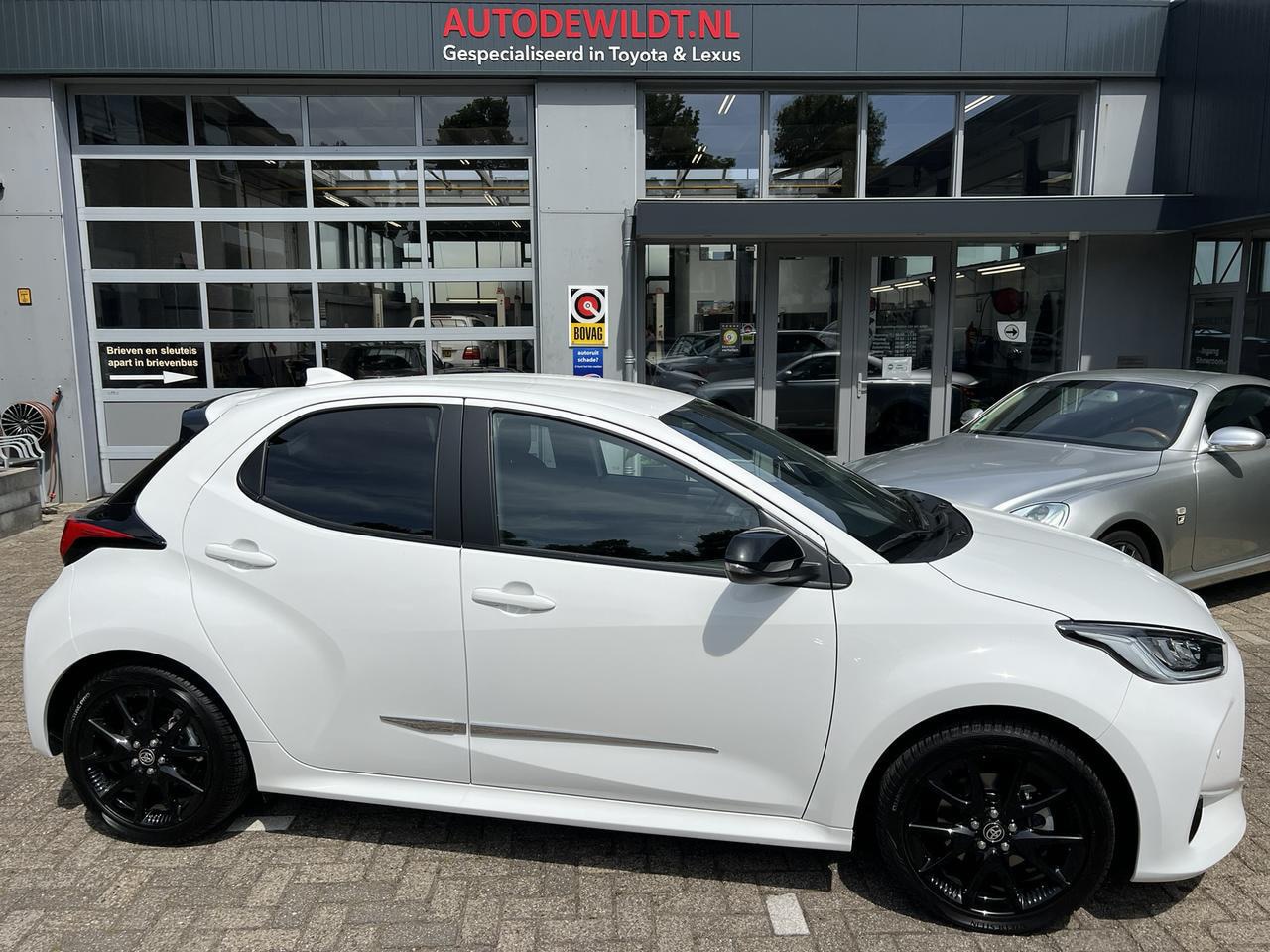 Toyota Yaris - 1.5 Hybrid Executive A/T + FABRIEKSGARANTIE - AutoWereld.nl