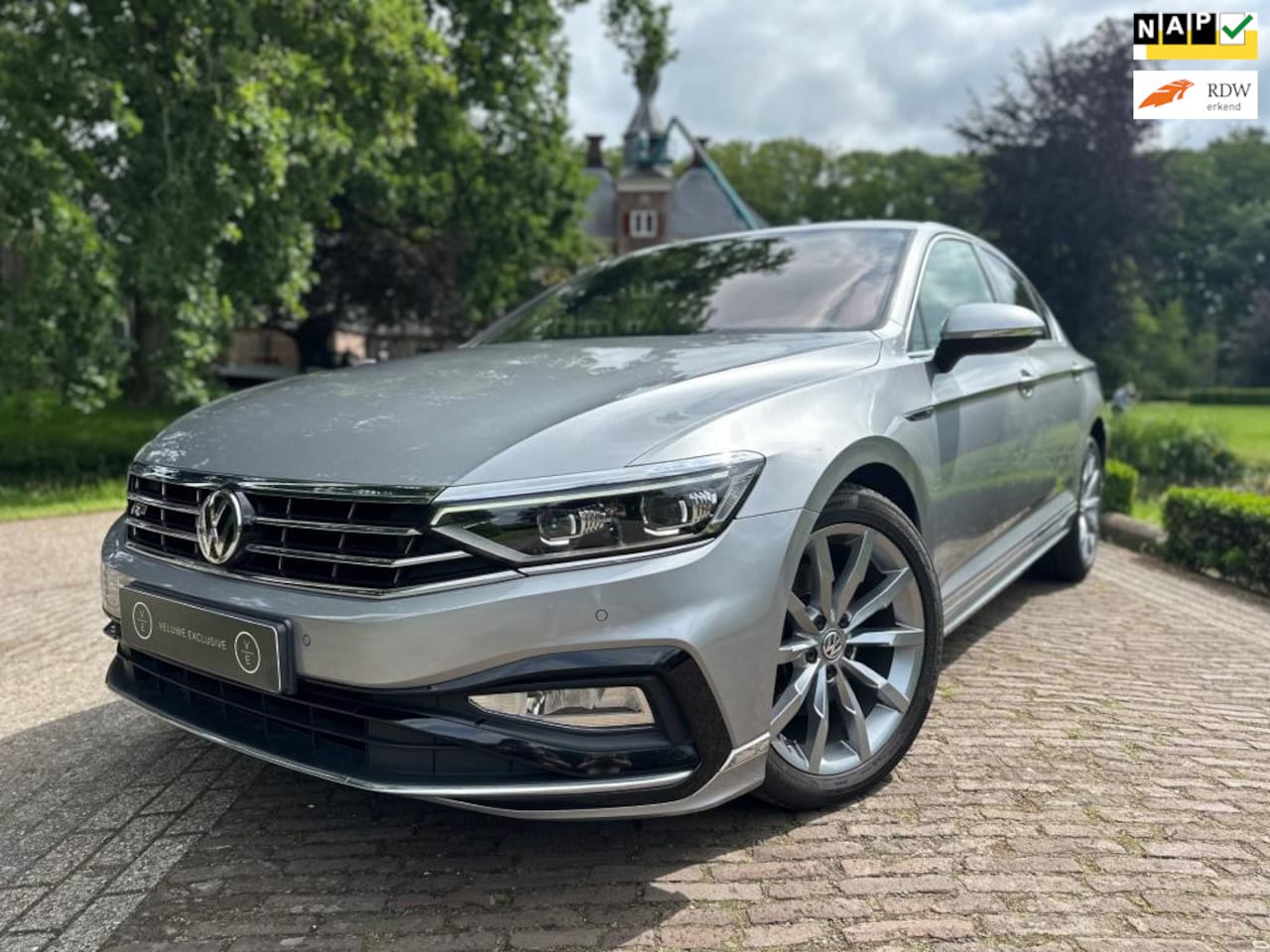 Volkswagen Passat - 1.5 TSI | Business R-Line | LED | Camera | Leder | DigiDash | - AutoWereld.nl