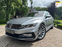 Volkswagen Passat - 1.5 TSI | Business R-Line | LED | Camera | Leder | DigiDash |