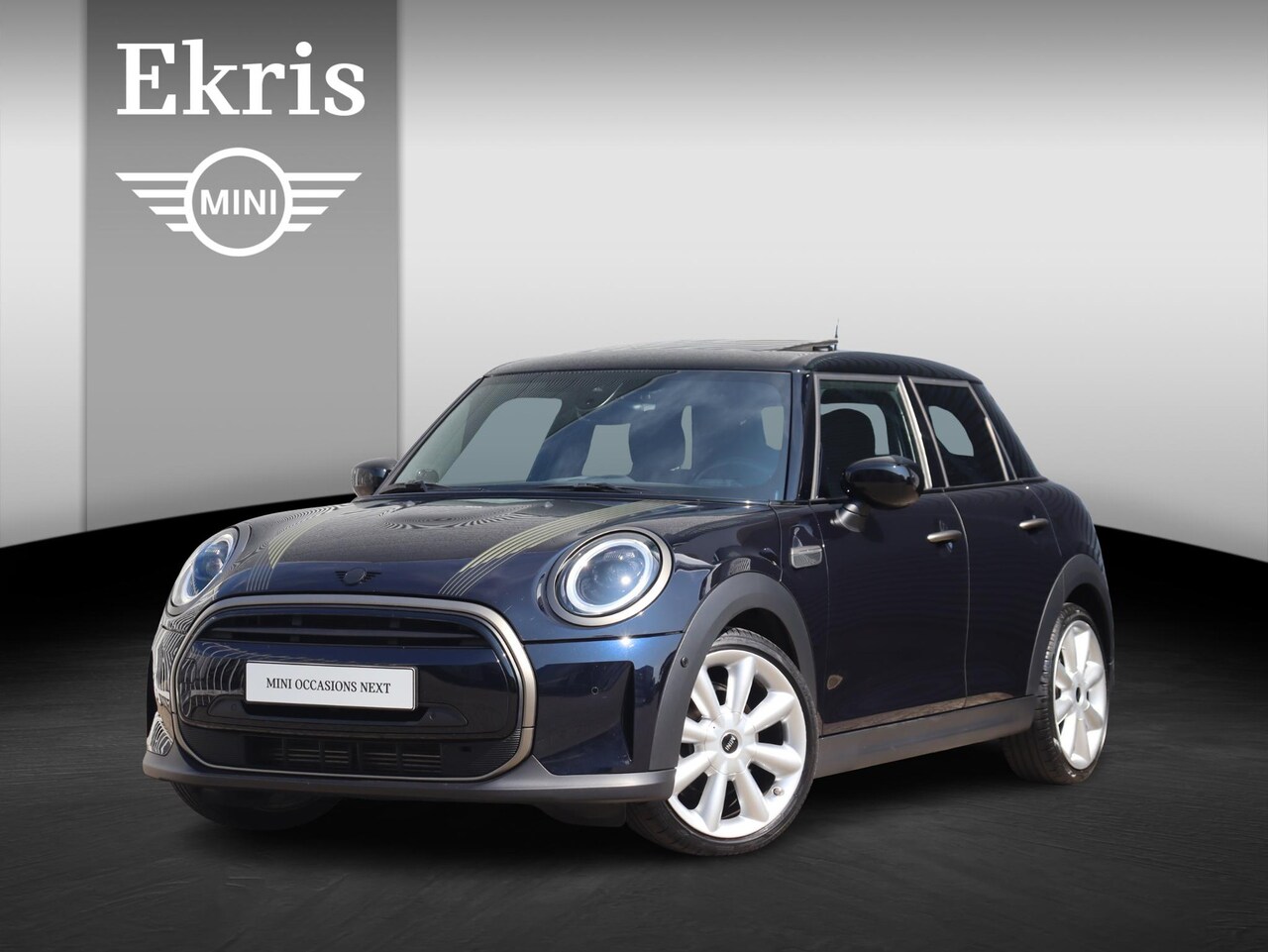 MINI Cooper - 5-deurs | Resolute Edition + Panodak + Harman Kardon + Camera + Sportstoelen + Getint Glas - AutoWereld.nl