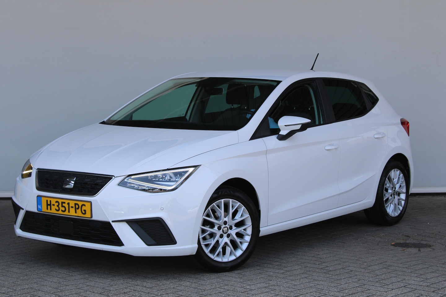 Seat Ibiza - 1.0 TSI Style Business Intense | Achteruitrijcamera | Apple Carplay/Android Auto|telefooni - AutoWereld.nl